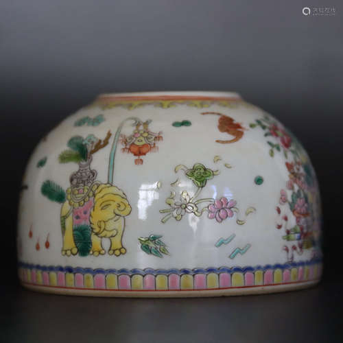 A Chinese Famille Rose Porcelain Brush Washer