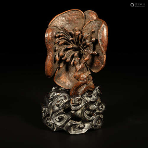 A Chinese Aloeswood Carved Ornament