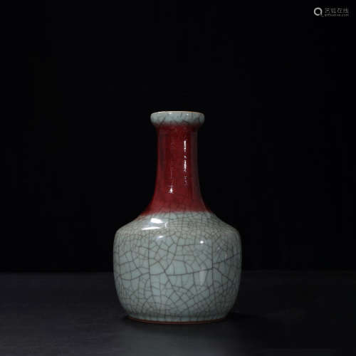 A Chinese Ge Kiln Copper-red-glazed Porcelain Vase