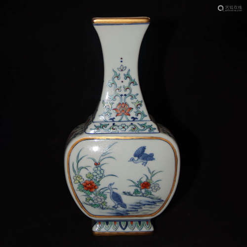 A Chinese Famille Rose Porcelain Vase