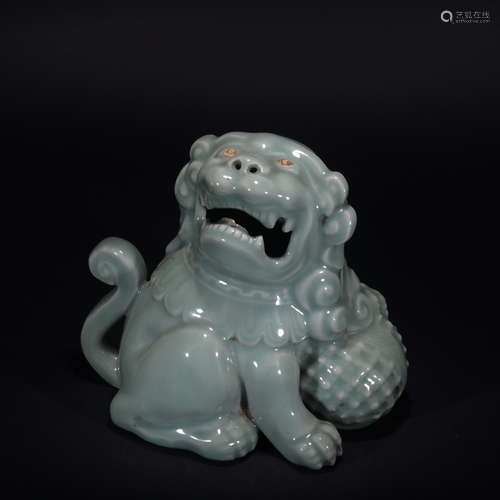 A Chinese Porcelain Lion