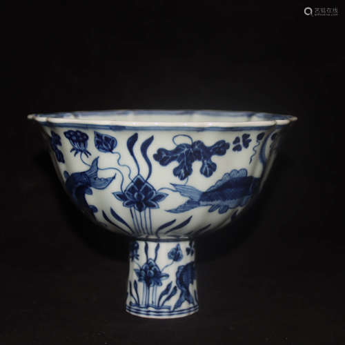 A Chinese Blue and White Porcelain Stem Cup