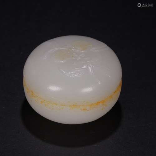 A Chinese Hetian Jade Peach Pattern Box With Lid