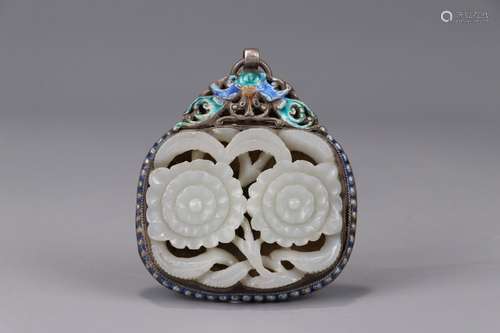 A Chinese Hetian Jade Pendant Embeded Silver&Enameling Blue