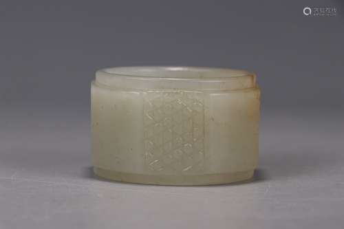 A Chinese Hetian Jade Thumb Ring