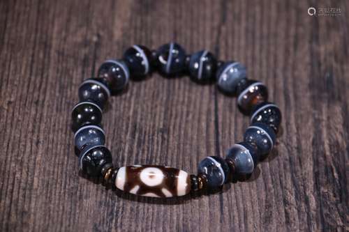 A Tibetan Two-Eye Dzi Bracelet