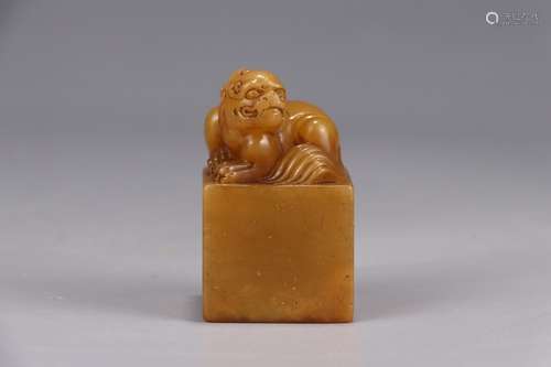 A Chinese Tianhuang Stone Beast Button Seal