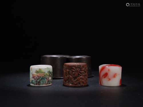 Set Of Chinese Thumb Rings Of Glassware&Agarwood