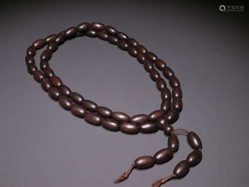 A Chinese Agarwood Bracelet