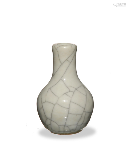 Chinese Ge Glazed Miniature Vase, 19th Century