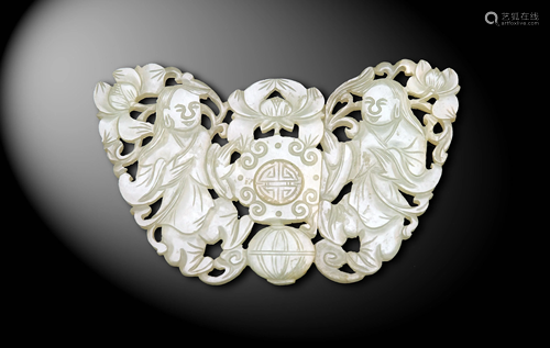 Chinese Jade Butterfly-Form Belt Buckle, 18-19th