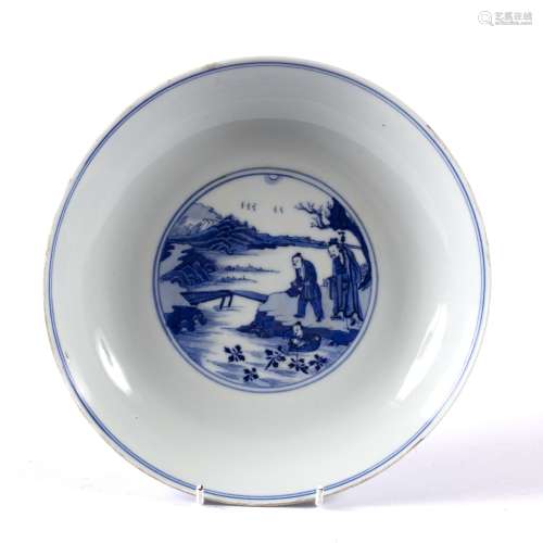 Blue and white dish Chinese, Kangxi period (1662-1722) decorated to the centre with a circular