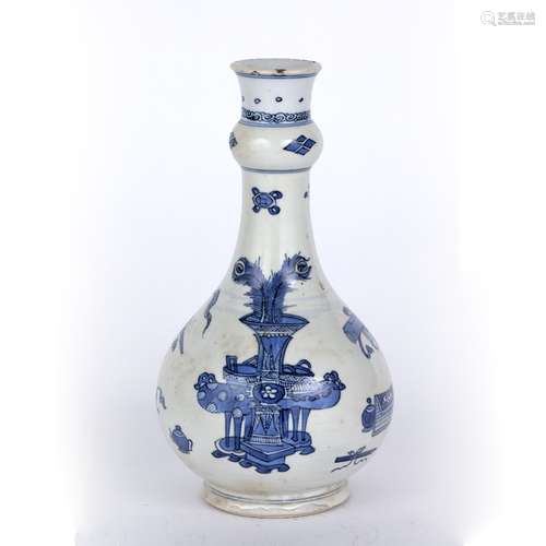 Blue and white porcelain vase Chinese, 18th Century painted with trophies, 19.5cm