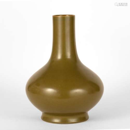 Teadust glaze bottle vase Chinese, Guangxu mark and period (1875-1908) covered all over in an