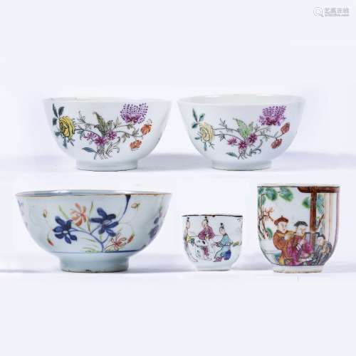 Pair of famille rose small bowls Chinese, Qianlong, circa 1760 enamelled flowers after Meissen, a