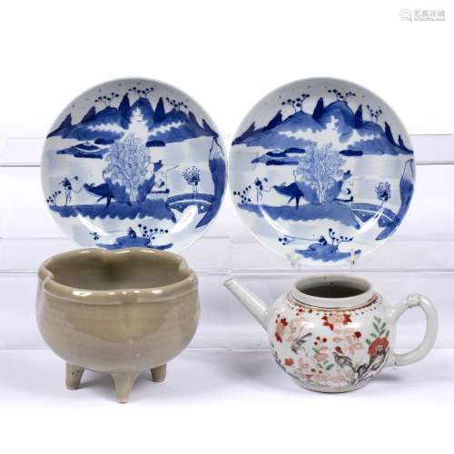 Group of porcelain Chinese, possibly 17th Century comprising two blue and white saucers and an