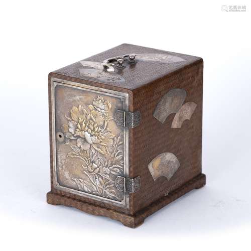 Silvered metal kodansu Japanese the interior fitted with three lacquer drawers, the exterior