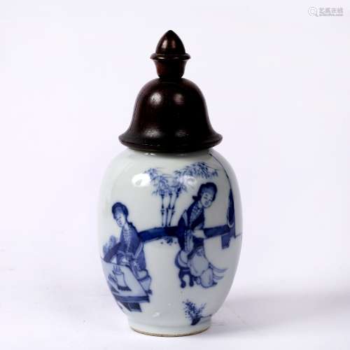 Blue and white porcelain tea caddy Chinese, Kangxi (1662-1722) painted with various figures