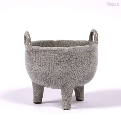 Ge type crackleware censer Chinese, 18th Century with loop handles to the rim and supported by three