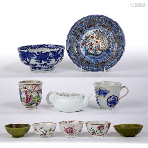 Group of Oriental porcelain to include a Japanese saucer, three tea bowls, a blue and white bowl,