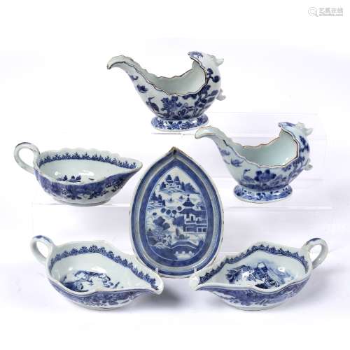Pair of blue and white porcelain European shape sauce boats Chinese, early 19th Century 17cm across,
