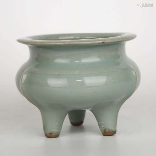 A Chinese Longquan Kiln Porcelain Incense Burner