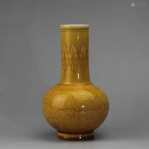 A Chinese Yellow Glaze Porcelain Vase