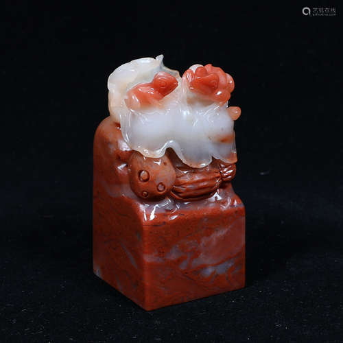 A Chinese Shoushan Stone Carved Seal