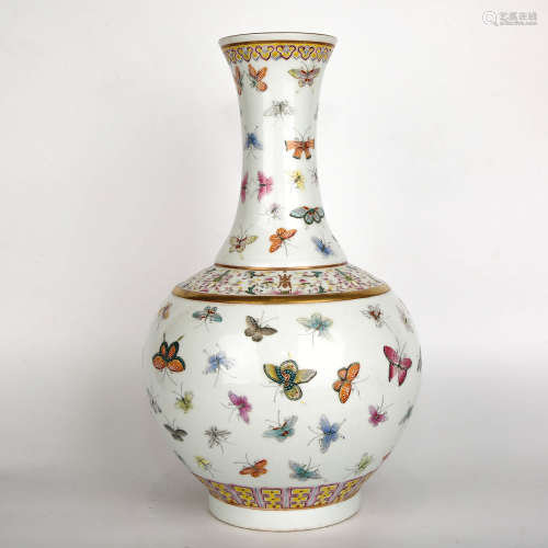 A Chinese Famille Rose Butterflies Painted Porcelain Vase
