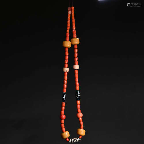 A Chinese Jewels Beads Necklace