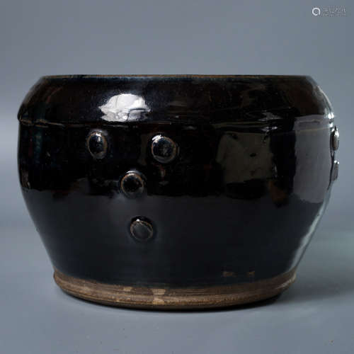 A Chinese Black Glazed Porcelain Washer