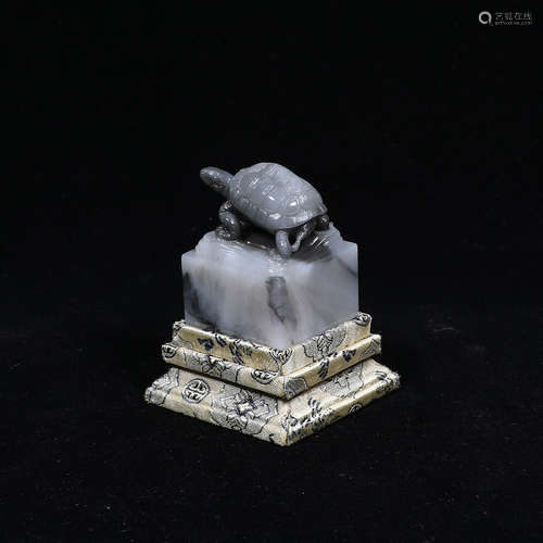 A Chinese Shoushan Stone Carved Turtle Handle Seal