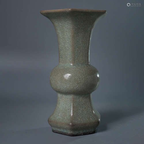 A Chinese Celadon Porcelain Hexagon Vase