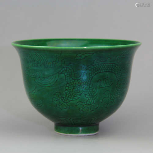 A Chinese Green Glaze Dragon Pattern Porcelain Cup
