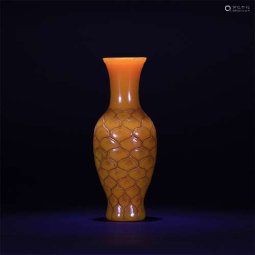 黄料器花瓶