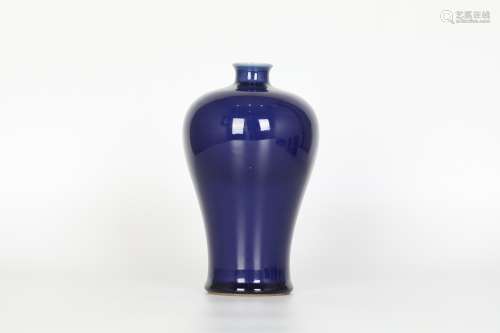 18th century，Sapphire blue-glazed plum vase