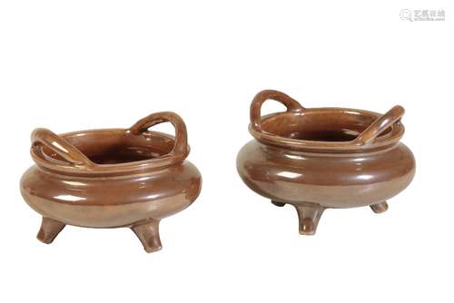 RARE PAIR OF COPPER-GLAZED TRIPOD CENSERS, KANGXI PERIOD