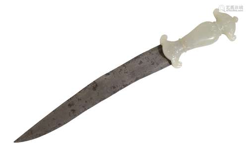 FINE MUGHAL WHITE JADE HILTED DAGGER, 19TH CENTURY