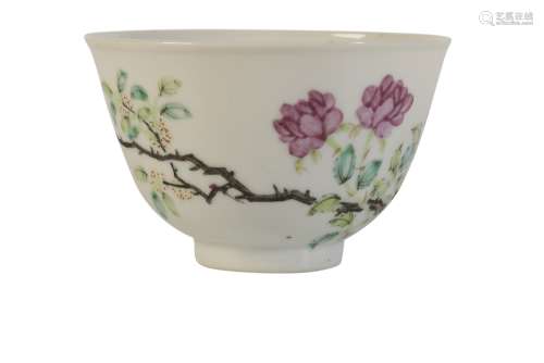 FAMLILLE ROSE TEA BOWL, GUANGXU SIX CHARACTER MARK AND OF THE PERIOD