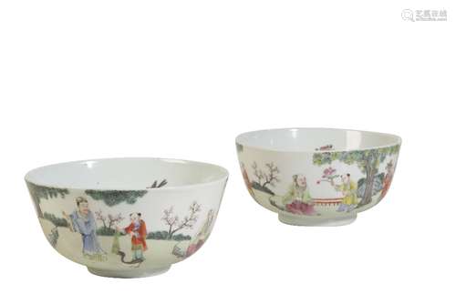 PAIR OF FAMILLE ROSE 'SCHOLARS AND ATTENDANTS' BOWLS, DAOGUANG RED SEAL MARKS AND OF THE PERIOD