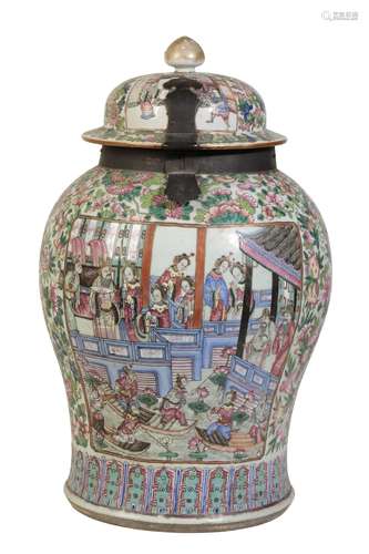 LARGE FAMILLE ROSE COVERED JAR, QING DYNASTY, 19TH CENTURY