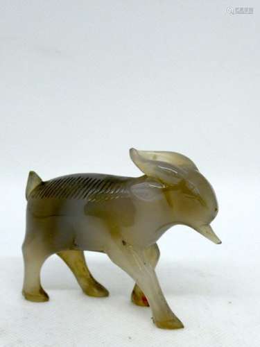 CHINA Agate subject depicting a ram. Ht : 6cm