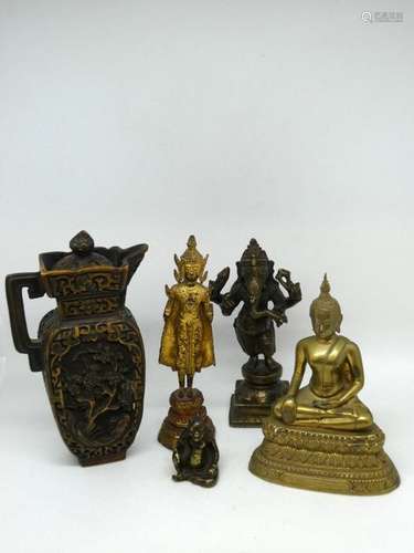 CHINA Set comprising a small bronze buddha, three figures of divinity and a carved wooden teapot. Dim : from 5 to 14cm