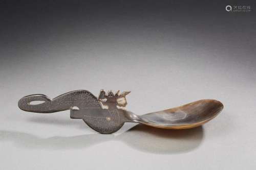 ASIA Pressed horn spoon with dragon. Around 1950 / 1960 Size: 23 cm