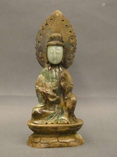 CHINA Buddha sitting in jade. H. : 31 cm