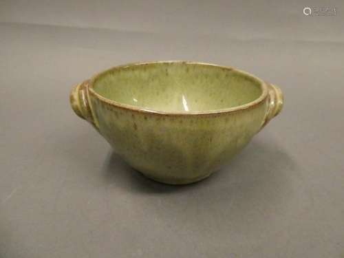 Bowl with handle in enamelled porcelain