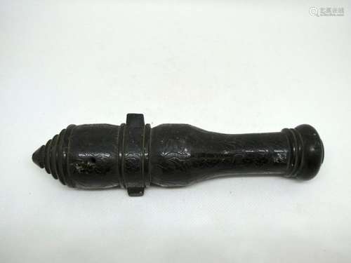 CHINA Cannon made of finely engraved lava stone Beginning of the 20th century Length: 20 cm