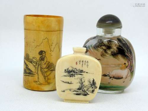 CHINA Set comprising two snuff boxes and a box