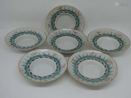 CHINA Suite of six white porcelain bowls. Diam : 10,5cm