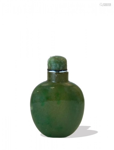 Chinese Carved Jadeite Snuff Bottle, Early 19th Century